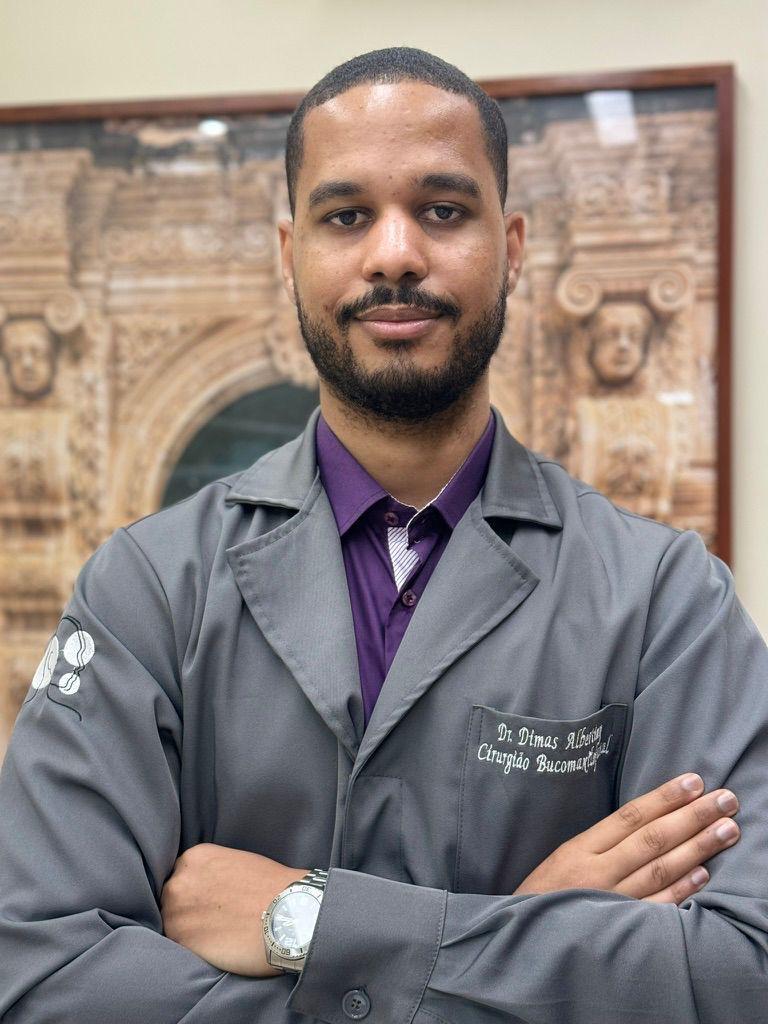 Dr. Dimas Albertiny - Cirurgião Bucomaxilofacial em Arapiraca-AL